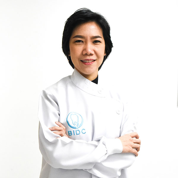 ทันตแพทย์หญิงอัญชลี แพทยังกุล DDS., MDSc.,