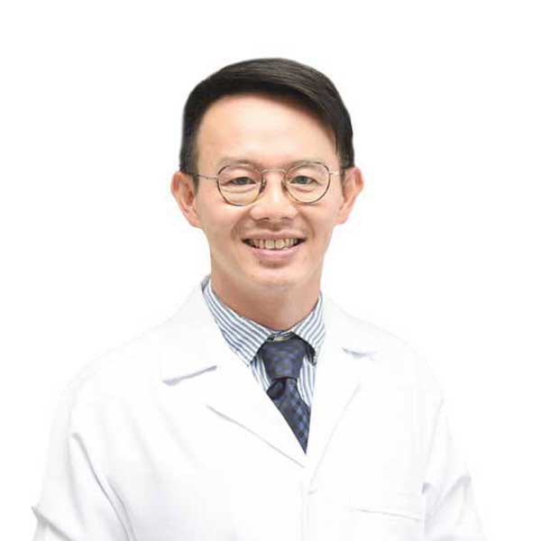 ทันตแพทย์เจริญชัย เจนกุลประสูตร DDS., MSC.,