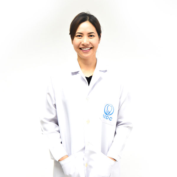 ทันตแพทย์หญิง จัญจุรา คงเจริญสุขอุบล