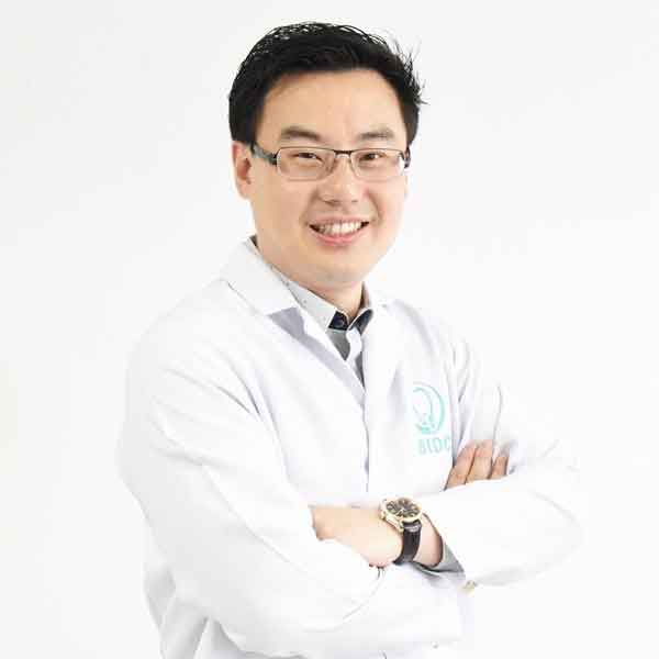 ทพ. ปรีดา พึ่งพาพงศ์ DDS MSc Thailand Dentists