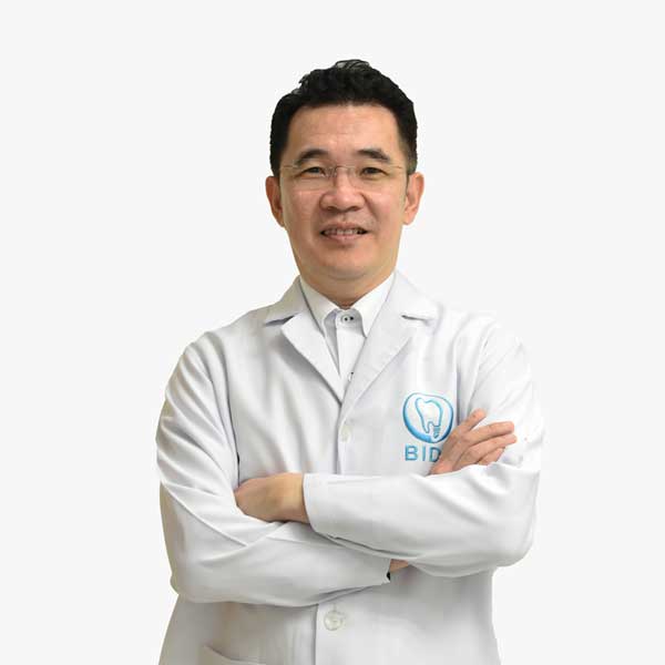 ทันตแพทย์ สมชัย มโนพัฒนกุล Dentists