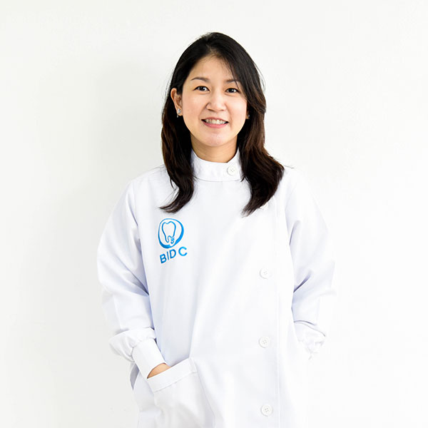 ทันตแพทย์หญิง สวลักษณ์ สุตตเขตต์ DDS.,