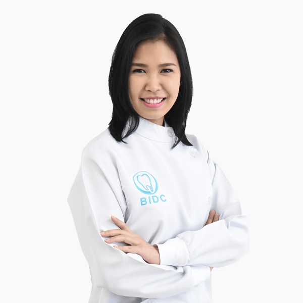 ทันตแพทย์หญิง สุธาสินี ประชานุรักษ์ DDS.,