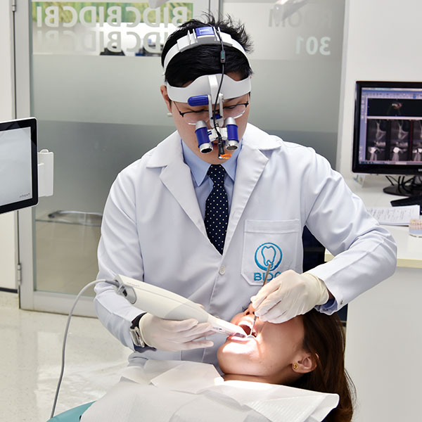 dental implant dentist