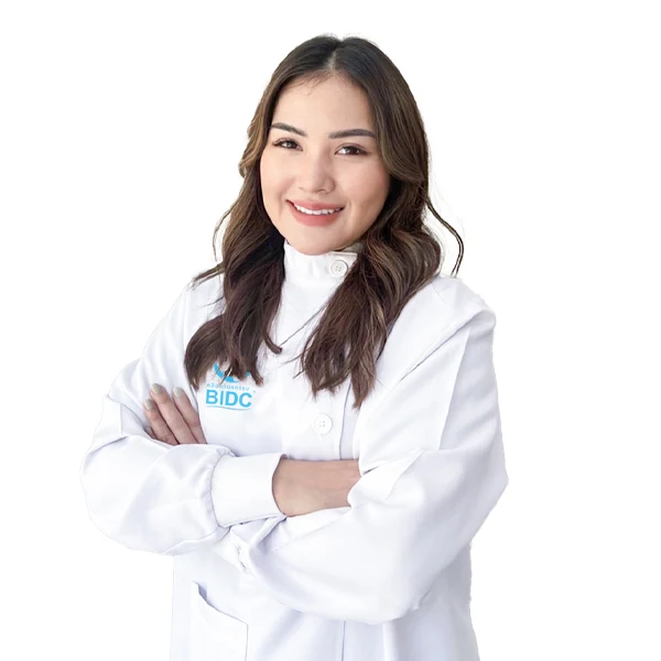 Dr. Phavinee Romruk DDS.,