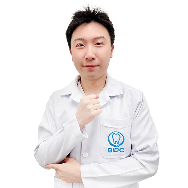Dr.Parin Jeeranun at Siam Paragon Dental